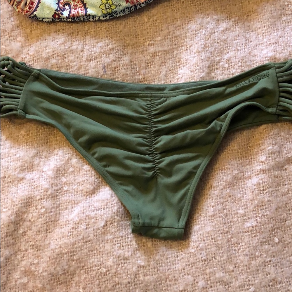 Billabong set - Picture 5 of 5